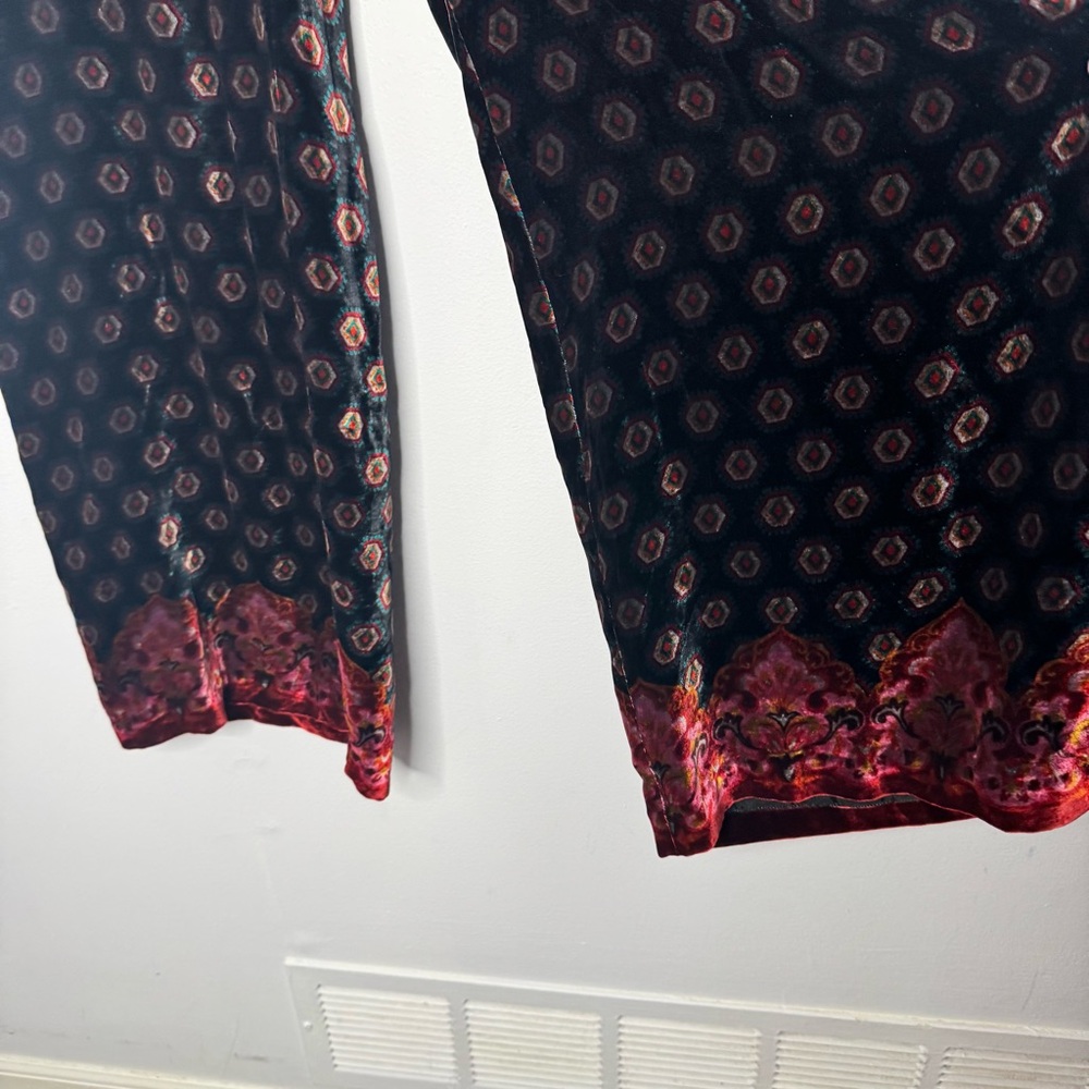 Trina Turk Palazzo Flare Damask Jacquard Velvet Like Print Pants size 10 - Picture 6 of 7